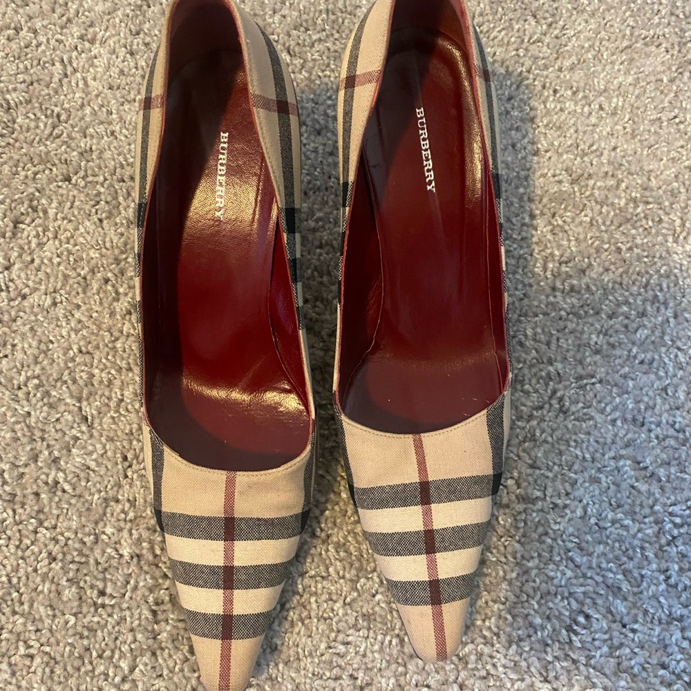 Burberry Cream and Red Heels with Plaid Design